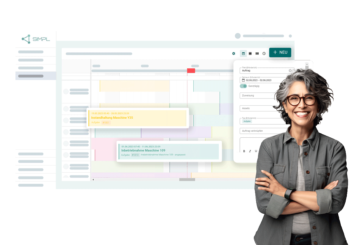 Freundliche Person im Vordergrund mit einem Ausschnitt aus der digitalen Plantafel, um Service & Wartungseinsätze zu planen und zu steuern